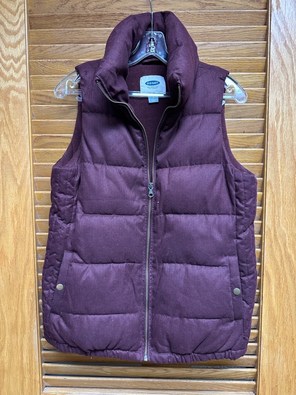 Old Navy Quilted Vest in Maroon